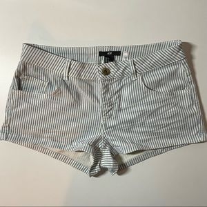 🛍3 for $25🛍 H&M Striped Shorts